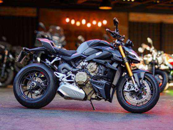 DUCATI STREETFIGHTER V4 S DUCATI STREETFIGHTER V4 S
